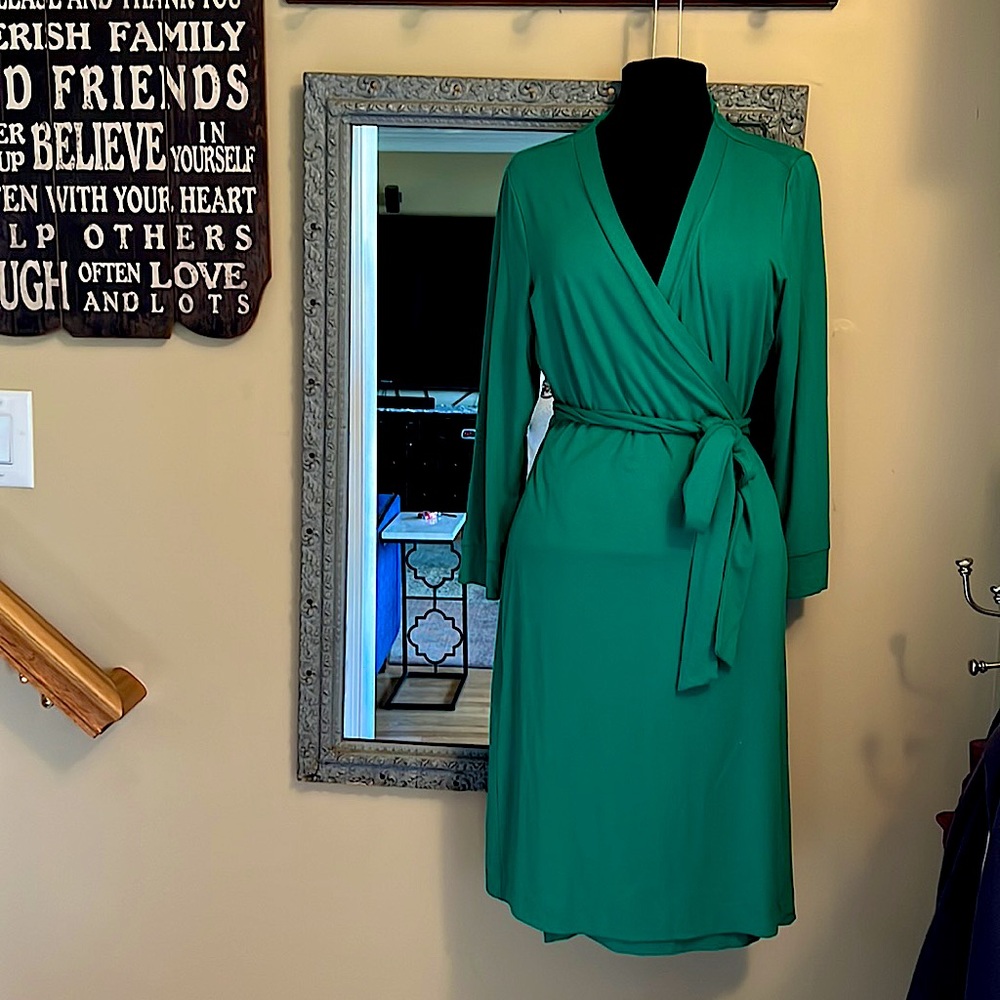 Emerald green wrap dress. Size medium.